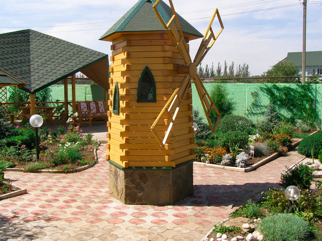 Ландшафтный-дизайн-под-ключ-деревянная-мельница