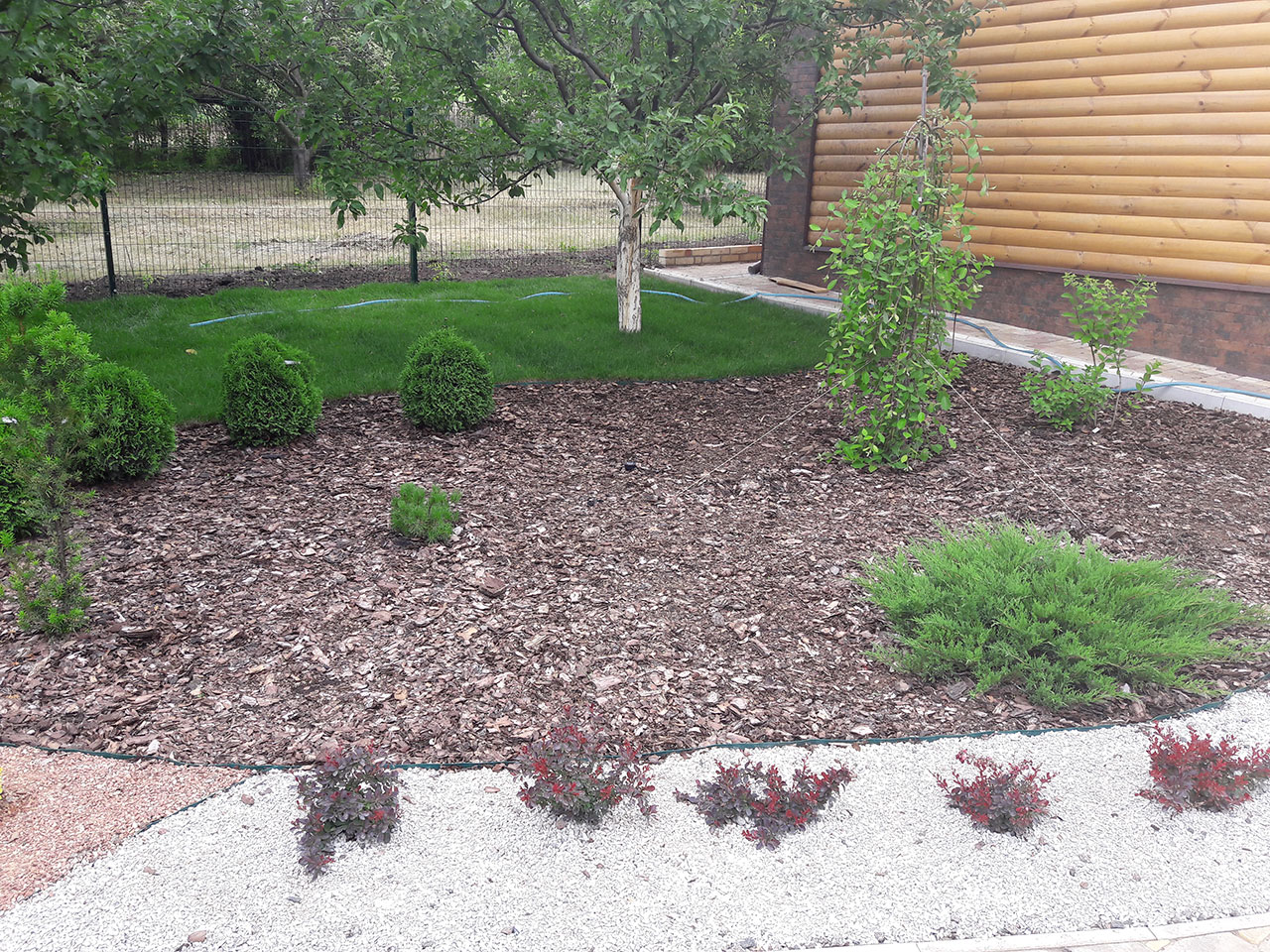 Ландшафтный-дизайн-под-ключ-маленький-участок